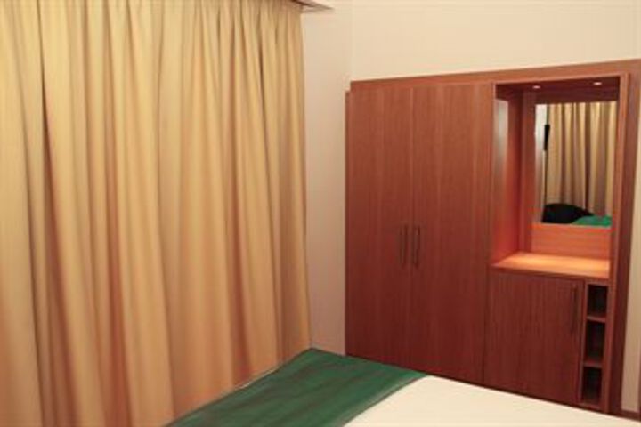 Room 17 of 24