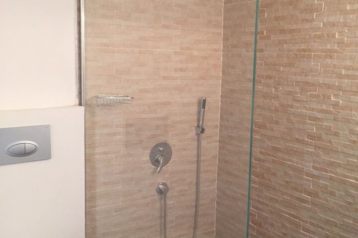 Room 35 of 70