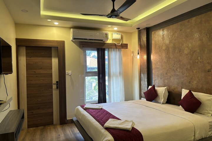 Room 9 of 28