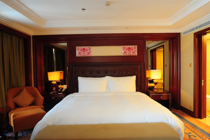 Room 7 of 28