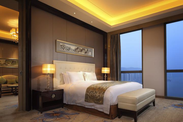 Room 8 of 61