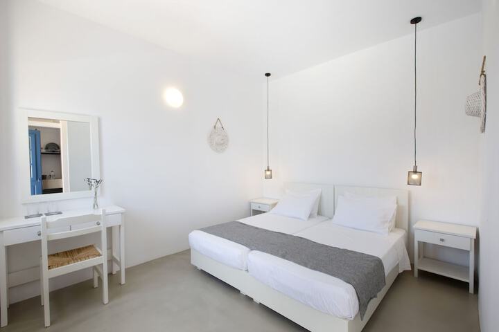Room 4 of 101