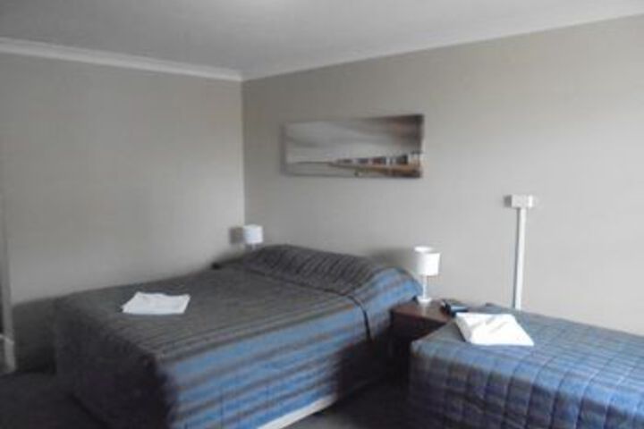 Room 5 of 13