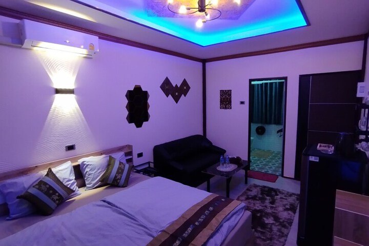 Room 41 of 196