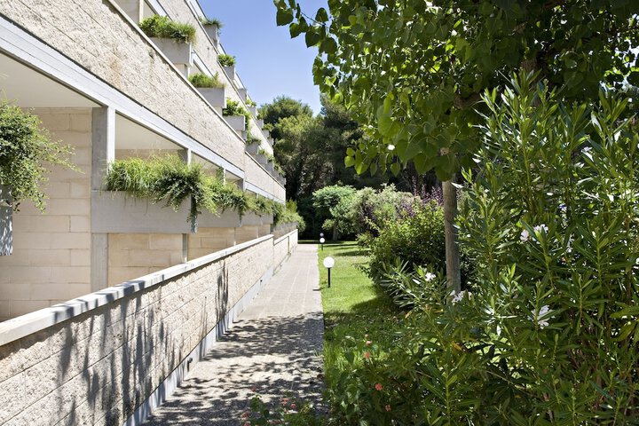 Hotel Exterior 54 of 55