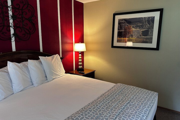 Room 84 of 390