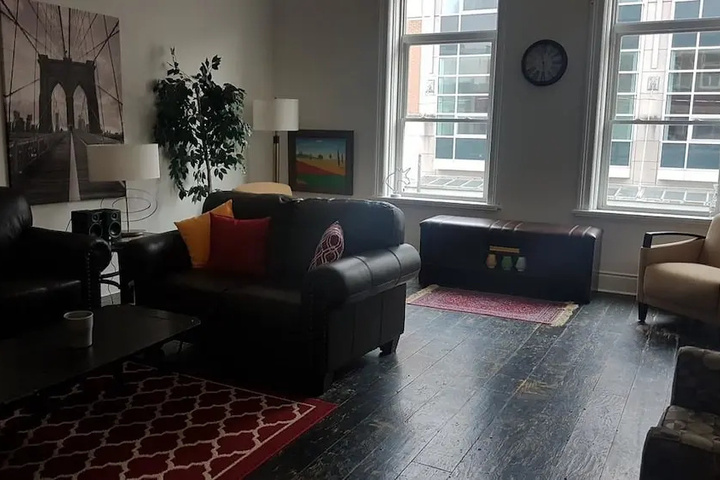 Room 10 of 14