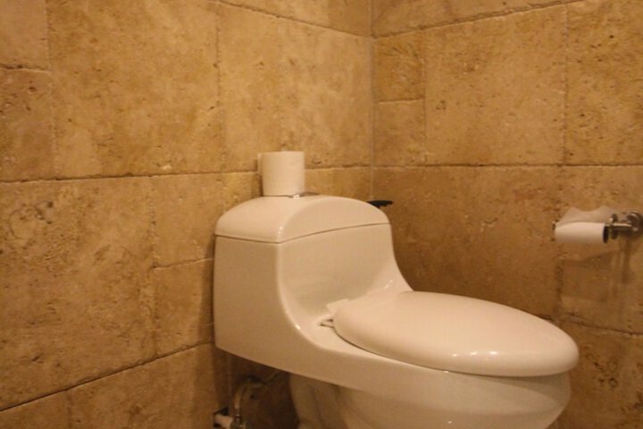 Room 20 of 33