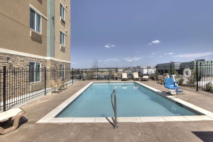 Hotel with Pool