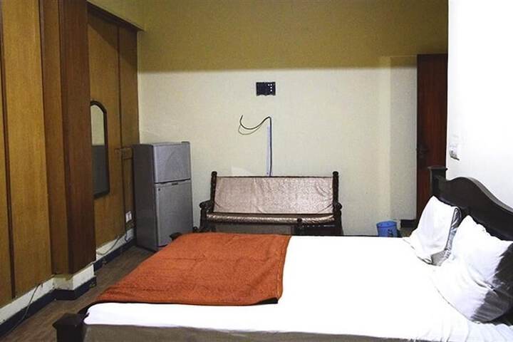 Room 6 of 7
