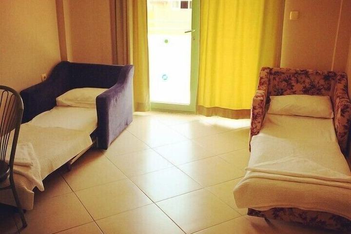 Room 12 of 24