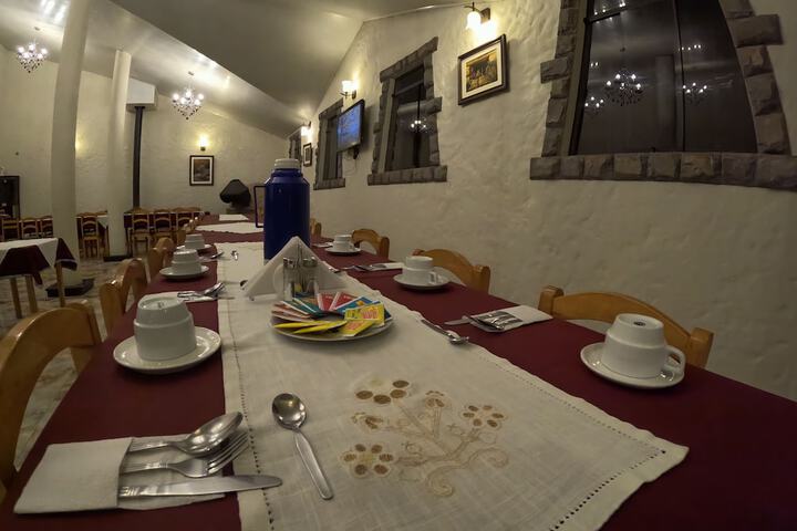 Dining 37 of 43