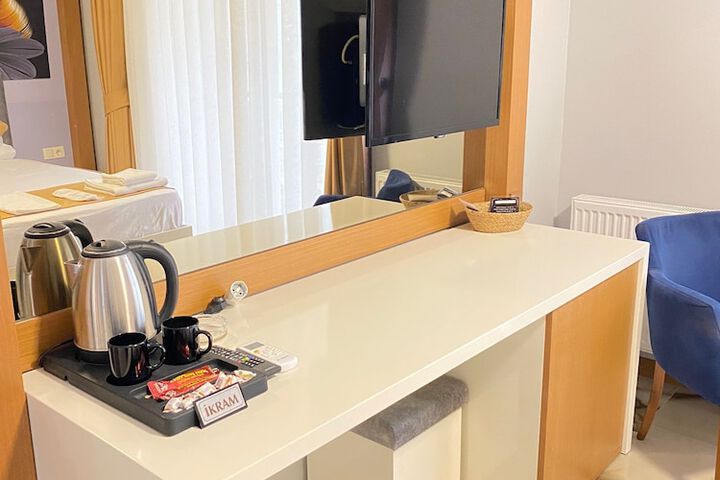 Room 6 of 23