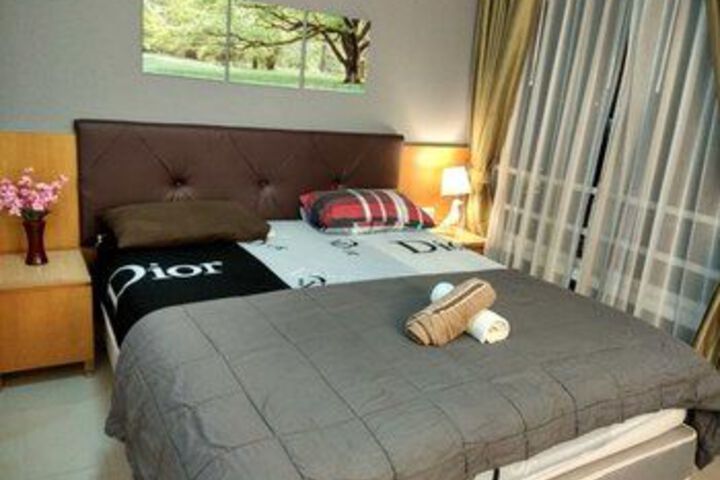 Room 10 of 28