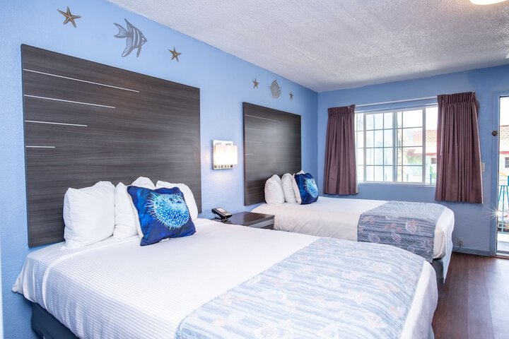 2 Double Beds (23 of 26)