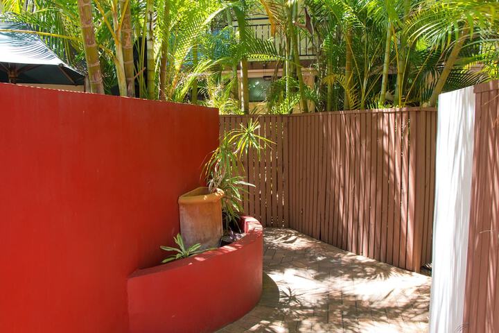 Hotel Exterior 23 of 26