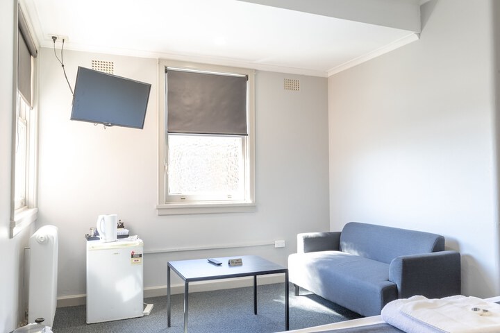 Room 8 of 43