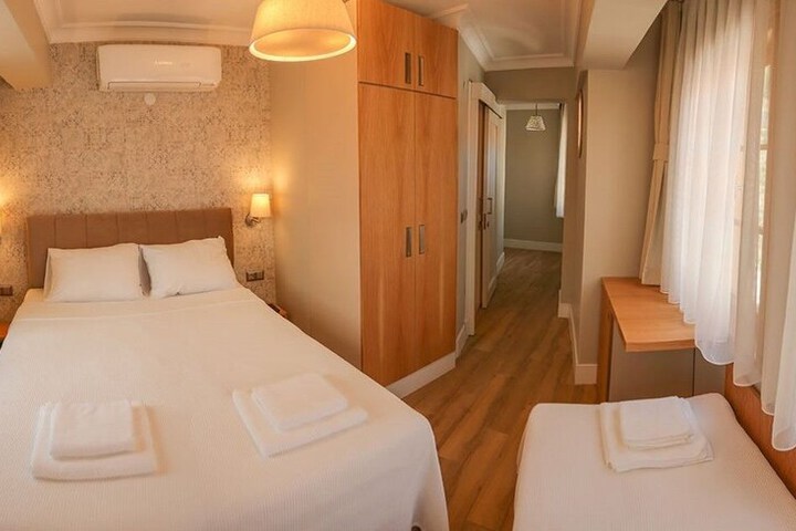 Room 3 of 50