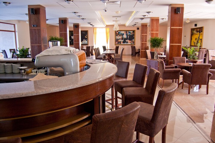 Hotel Lobby