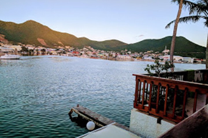 Sundeck 18 of 19