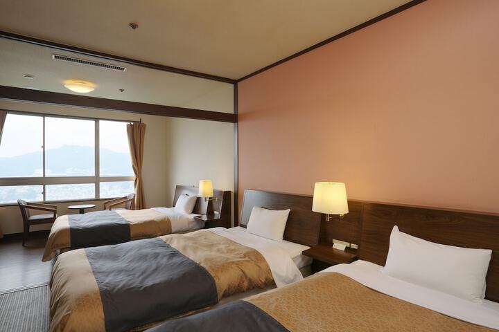 Room 4 of 27