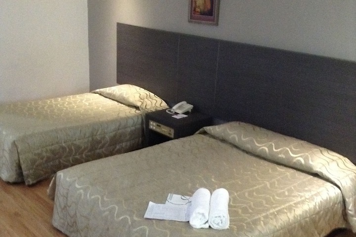 Room 5 of 32