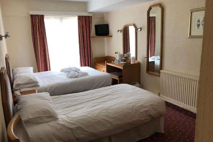 Room 44 of 92