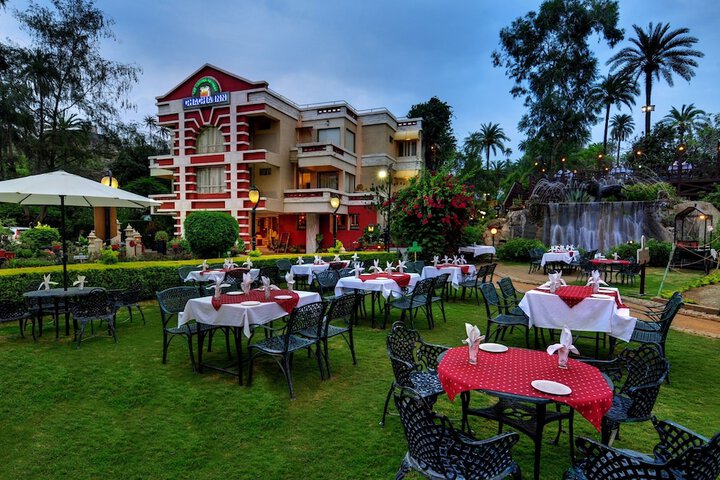 Hotel Exterior 127 of 143