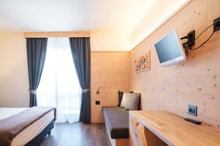 Room 16 of 177