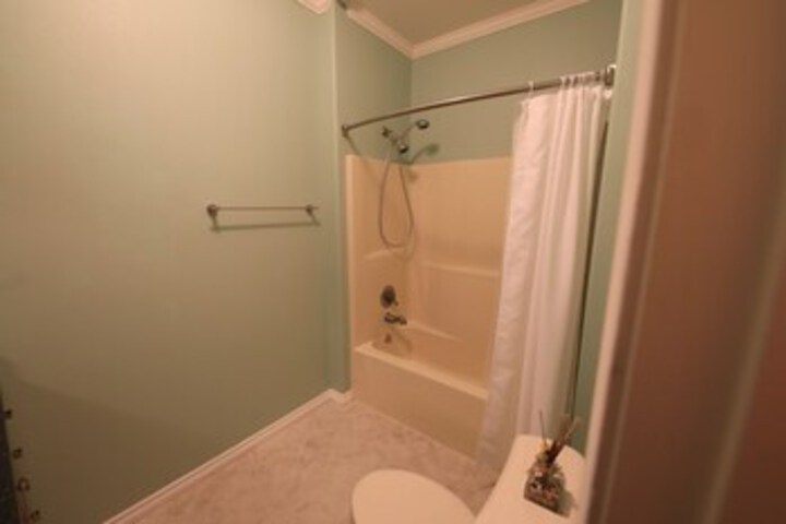 Room 5 of 68