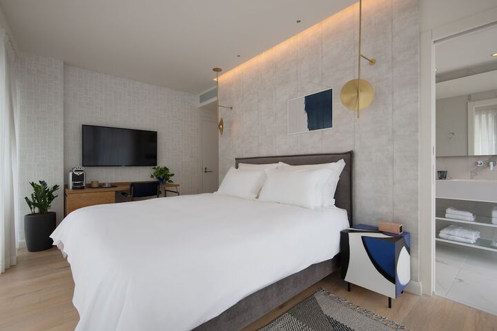 Room 8 of 67