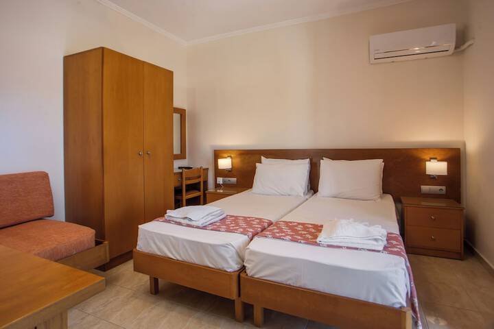 Room 20 of 151