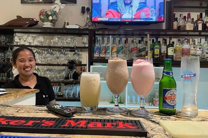 Lounge 94 of 114