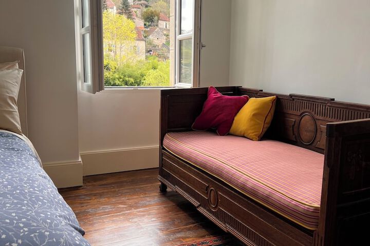 Room 13 of 35