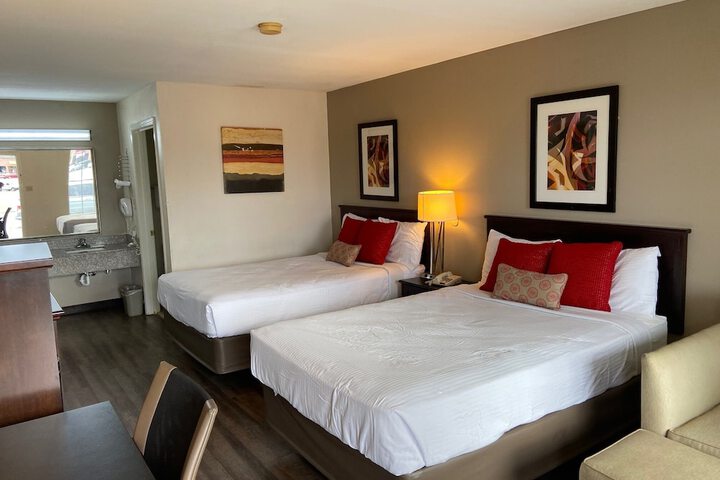 2 Double Beds (8 of 8)