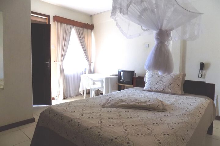 Room 8 of 24