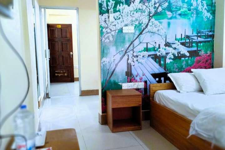 Room 14 of 33