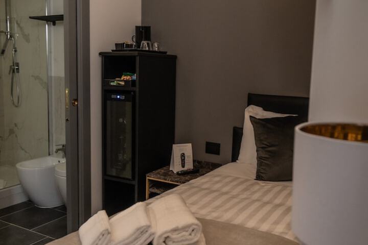Room 73 of 209