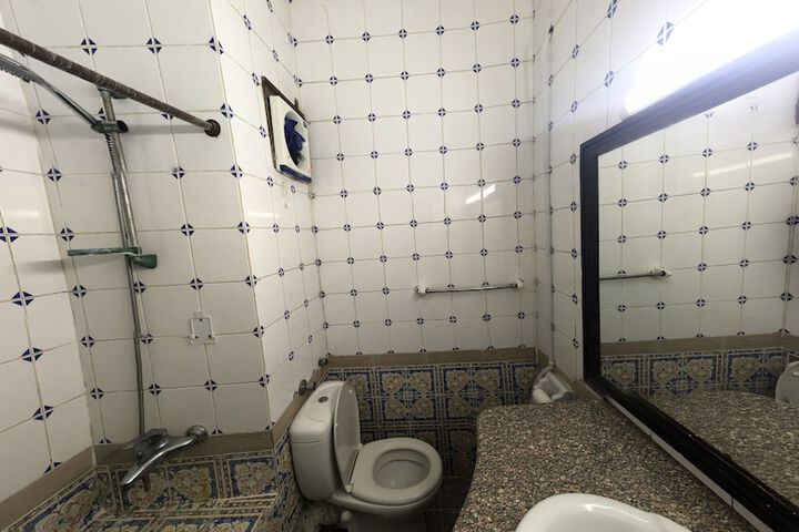 Room 41 of 74
