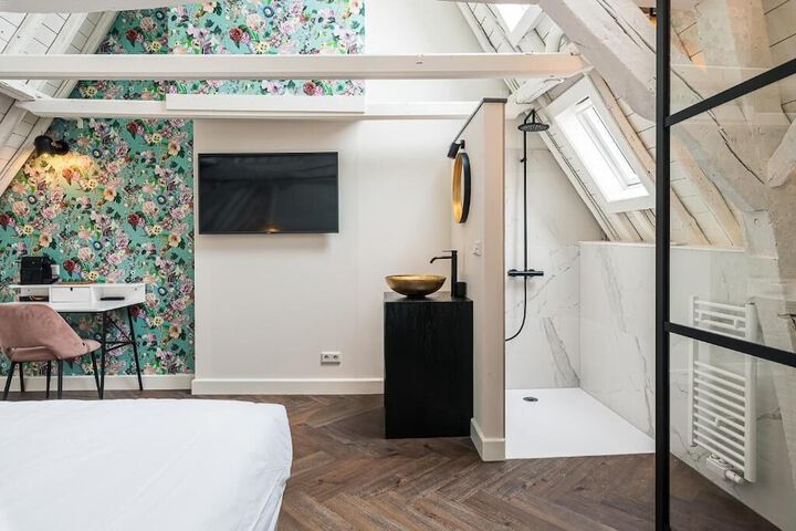 Room 37 of 73