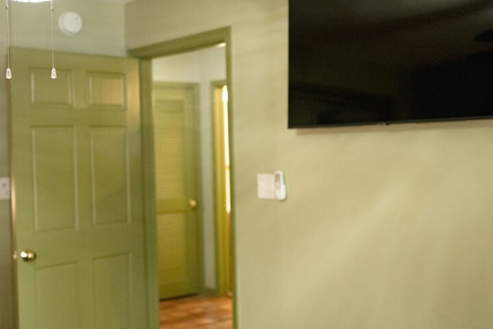 Room 15 of 230