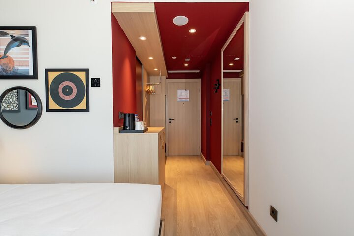 Room 22 of 54