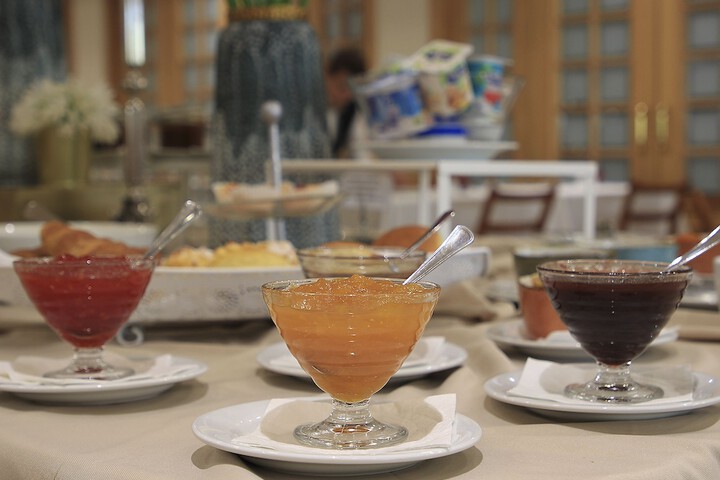 Dining 52 of 80