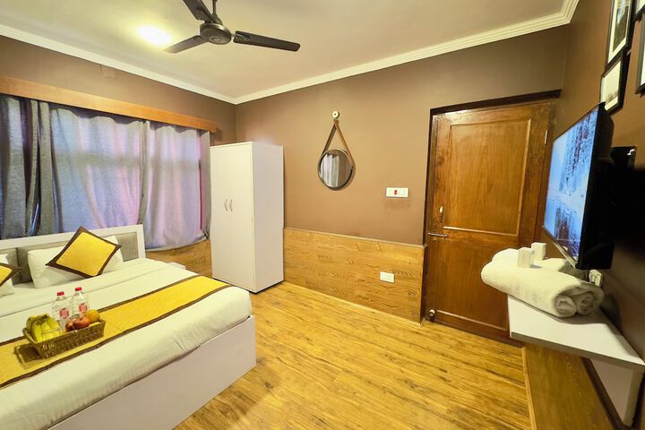 Room 6 of 39