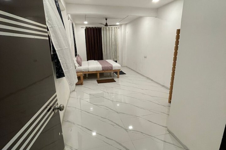 Room 3 of 6