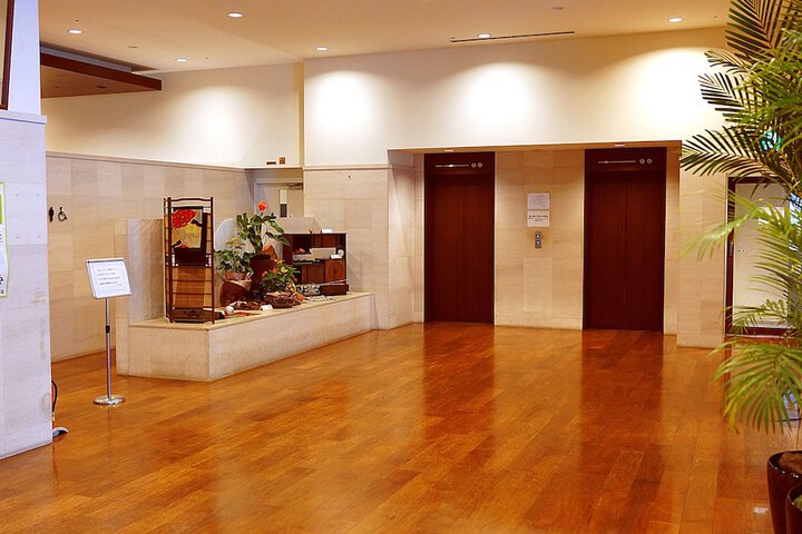 Hotel Interior 4 of 129