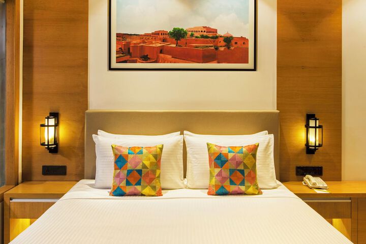 Room 5 of 40