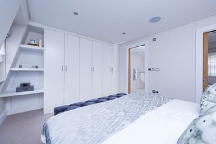 Room 14 of 30