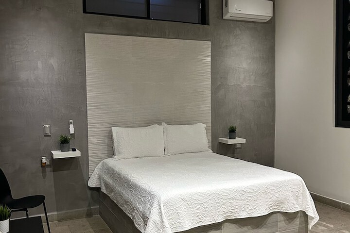 Room 13 of 85