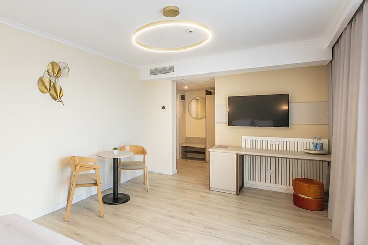 Room 14 of 63
